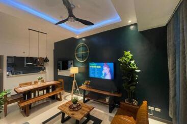Luxurious & Spacious Suite At The Heart Of Manila