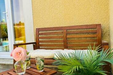 پانسیون Un Coin Tropical En Provence !