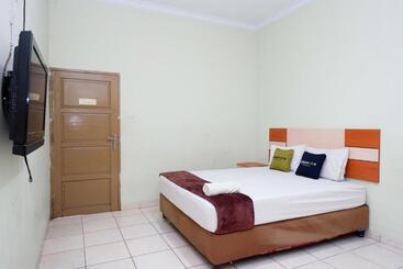 Urbanview Hotel Platinum Parepare
