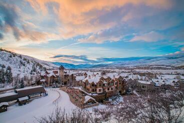 106 Pinecone Lodge