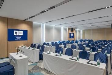 هتل Holiday Inn Express Changsha University Tech City By Ihg