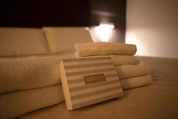 تختخواب و صبحانه House Room Civico 56