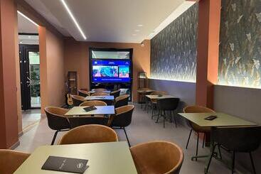 تختخواب و صبحانه House Room Civico 56