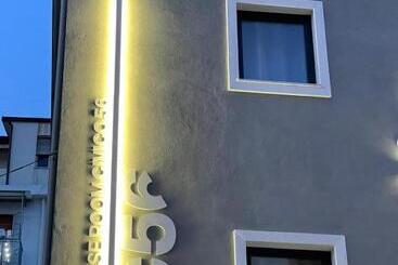 تختخواب و صبحانه House Room Civico 56