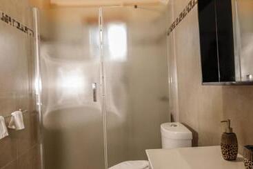 تختخواب و صبحانه Incognito Culture Rooms