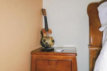 تختخواب و صبحانه Incognito Culture Rooms