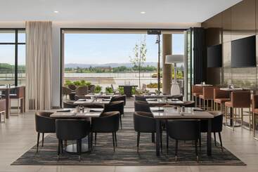 Ac Hotel By Marriott Vancouver Waterfront