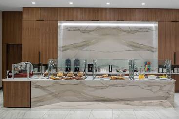 Ac Hotel By Marriott Vancouver Waterfront