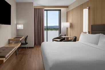 Ac Hotel By Marriott Vancouver Waterfront