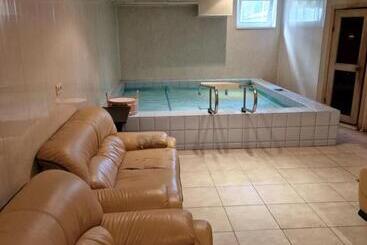 پانسیون Guest House Kaktus