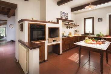 La Panoramica 8, Emma Villas