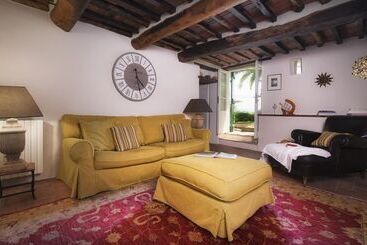 Villa Marraccini 8, Emma Villas