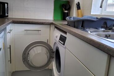 Charming 2 Bed Apartment Located In Elham Norwich