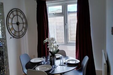 Charming 2 Bed Apartment Located In Elham Norwich