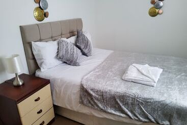 Charming 2 Bed Apartment Located In Elham Norwich