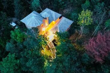 هتل Cabane Château Hôtel Luxe Avec Spa Privatif Aulteribe Le Peydébé