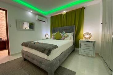 پانسیون Room In Guest Room Cozy 1bd With Common Jacuzzi
