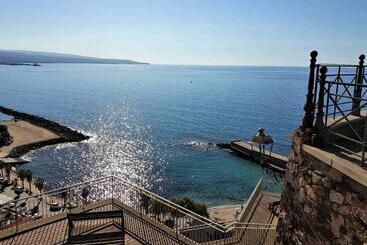 تختخواب و صبحانه Giorgia House
