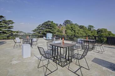 호텔 Super Collection O Grey Castle Inn