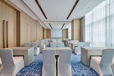 هتل Hilton Garden Inn Shenzhen Guangming