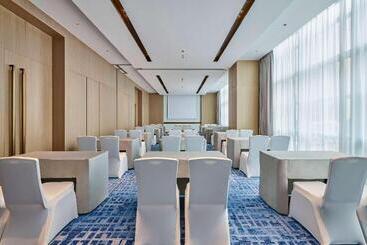هتل Hilton Garden Inn Shenzhen Guangming