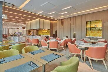 هتل Hilton Garden Inn Shenzhen Guangming