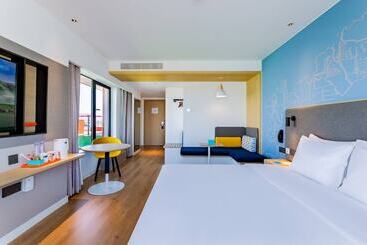 هتل Holiday Inn Express Hohhot East Station By Ihg
