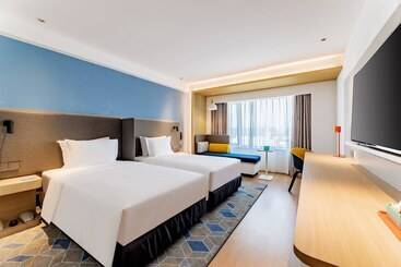 هتل Holiday Inn Express Hohhot East Station By Ihg