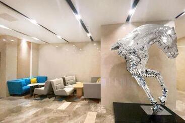 هتل Holiday Inn Express Hohhot East Station By Ihg