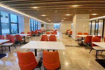 هتل Holiday Inn Express Hohhot East Station By Ihg