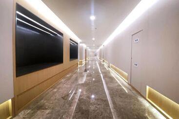 هتل Holiday Inn Express Hohhot East Station By Ihg
