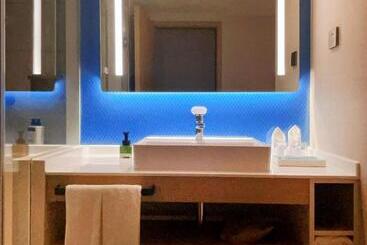 هتل Holiday Inn Express Hohhot East Station By Ihg