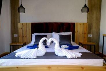 هتل Limni Resort