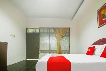 هتل Oyo 91262 Wisma Sido Moro