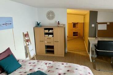 تختخواب و صبحانه Chambre Aliénor D Aquitaine