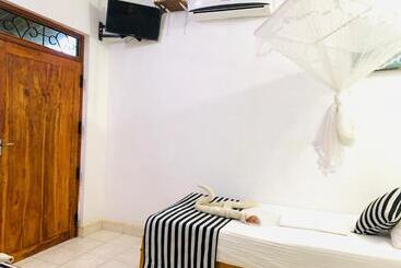 تختخواب و صبحانه New Sisira Natural Lodge