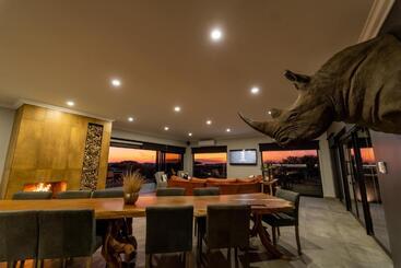 پانسیون Leeuwkop Hunting Safaris