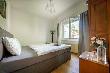 ペンション Rooms In Splendid Apartment With Parking Stunning Lake View