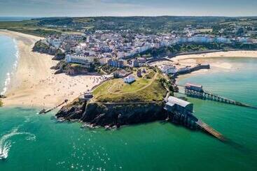 Chart House Sleeps 6