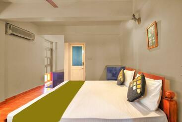 هتل The Candolim Retreat Goa