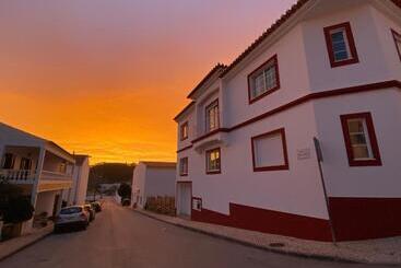 پانسیون Guesthouse Releash Aljezur