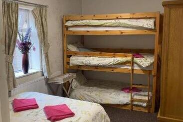 پانسیون The New Macleods Guest House