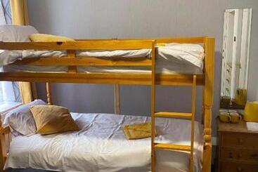پانسیون The New Macleods Guest House
