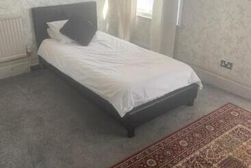 پانسیون The New Macleods Guest House