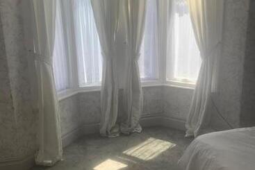 پانسیون The New Macleods Guest House