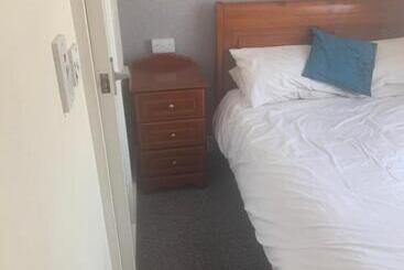 پانسیون The New Macleods Guest House