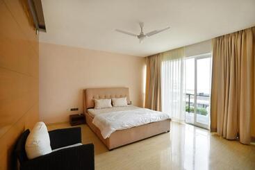 St Jacinto Island Villa By Jadecaps  Bay View And Infinity Pool Near Goa Airport