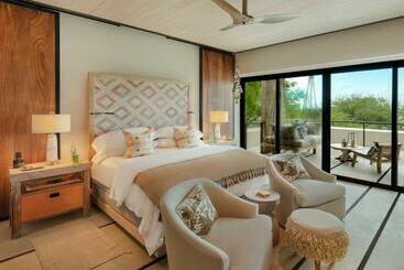 Susurros Del Corazón, Auberge Resorts Collection