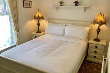 The Gallery B&b, The Glen, Kinsale ,county Cork