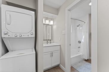 Cozy Efficiency Studios Close To Downtown And Domain